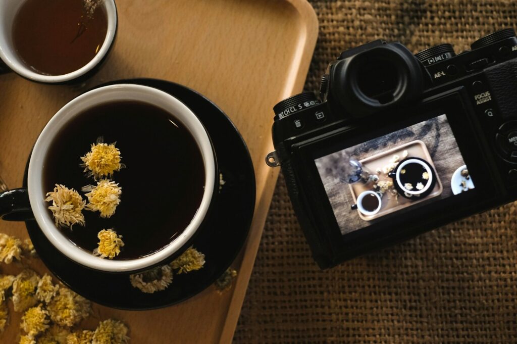 Tips for taking beautiful food photos, featuring composition, lighting, and styling techniques for a successful photography session.